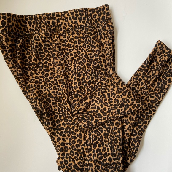 Old Navy Pants - Old Navy Leopard Leggings